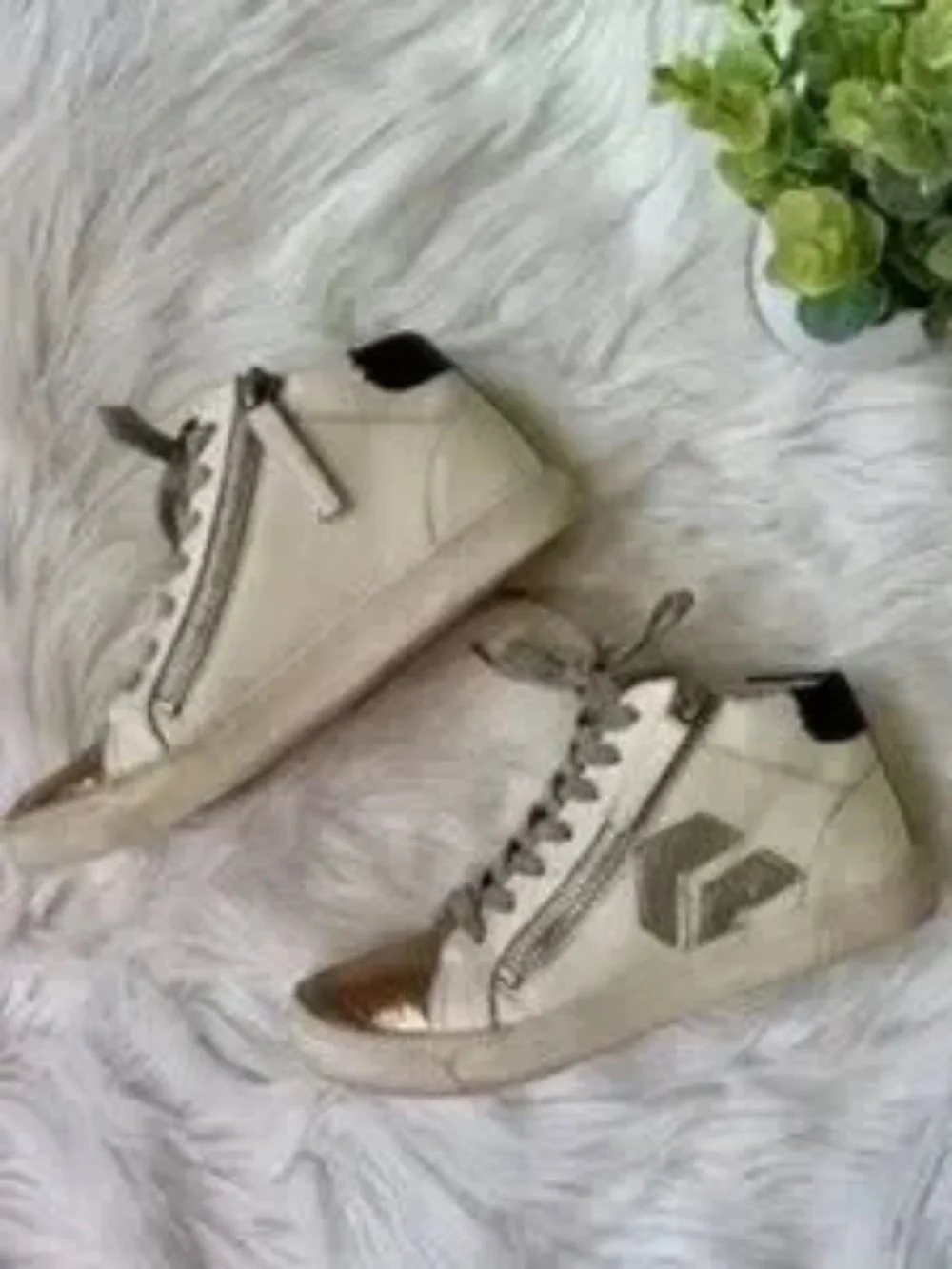 Dolce Vita Size 7.5 Metallic High Top Sneakers Chic‎ Leather Street Style